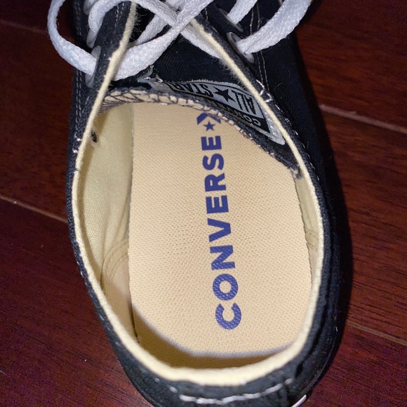 Sneakers - Picture 6 of 8